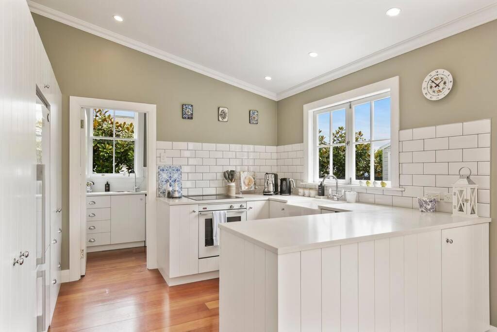 Historic Charm In - Cosy Kowhai Ferienhaus