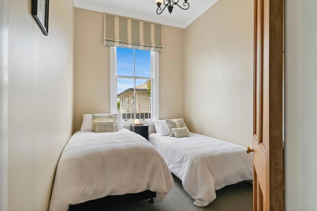 Historic Charm In - Cosy Kowhai Greytown