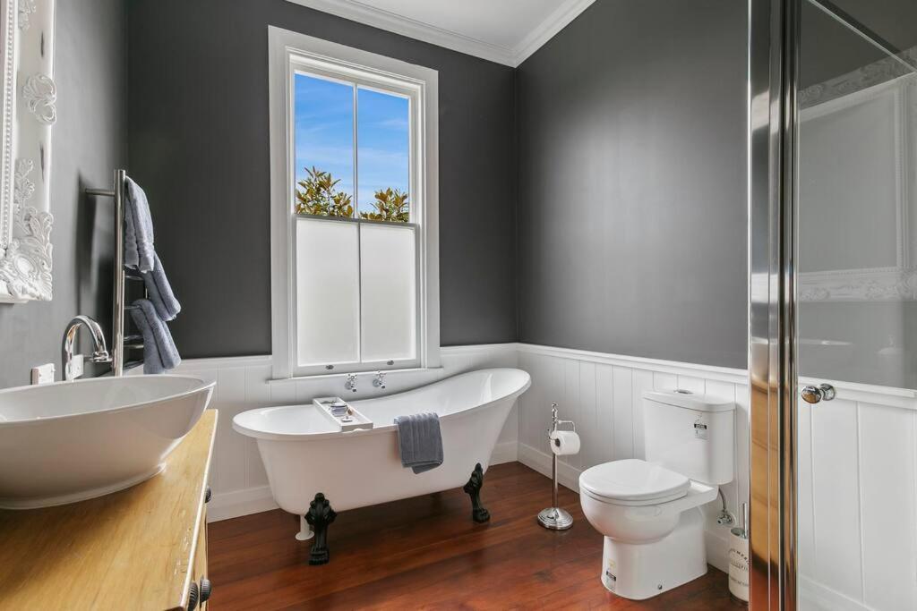 Historic Charm In - Cosy Kowhai * Greytown
