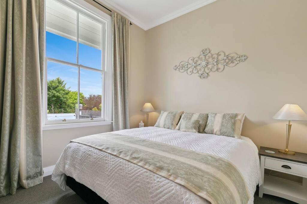 Historic Charm In - Cosy Kowhai Greytown