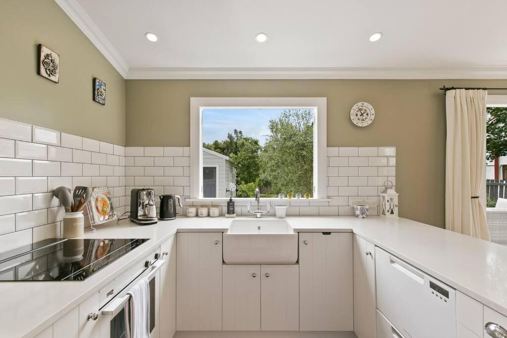 Historic Charm In - Cosy Kowhai